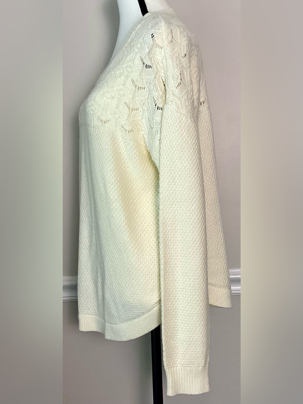 I. B. Diffusion Pullover Sweater Ivory Honeycomb Crochet & Scallop Hem Size L - Picture 2 of 12